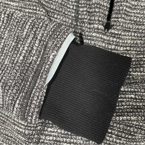 Lululemon Women's Jacket Grey Size 6 - Picture 2 of 9